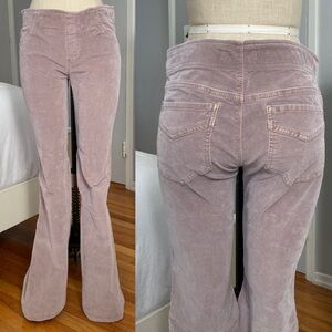 Womens stretch corduroy flared pants in waist size 28, length 32, mauve color